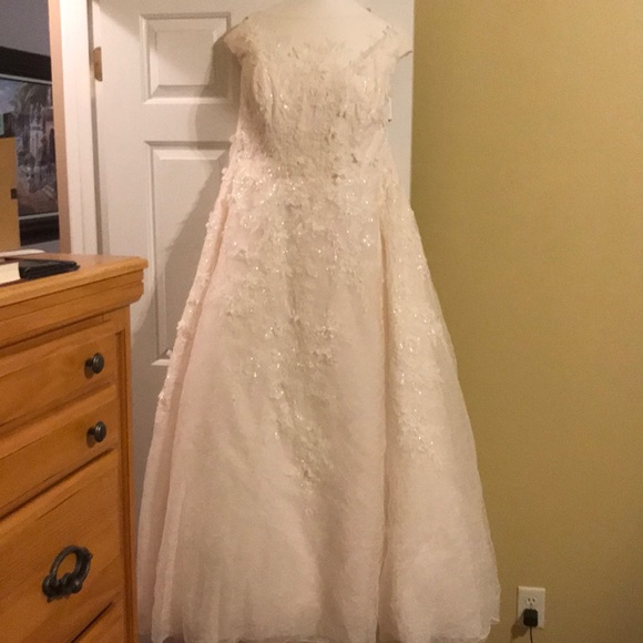 Oleg Cassini Dresses & Skirts - Wedding dress
